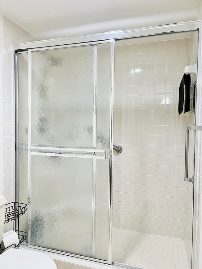 Building Photo - 4725 Lucerne Lakes Blvd E