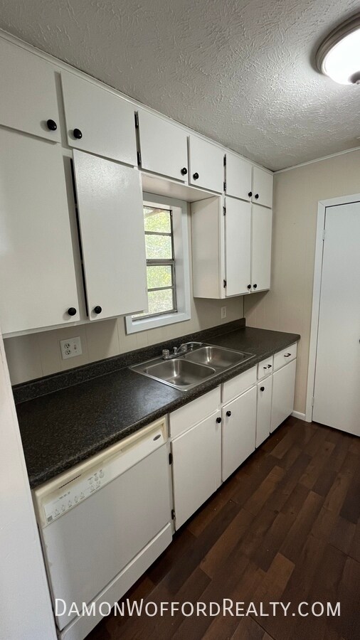 Building Photo - 242 Old Town Crossing