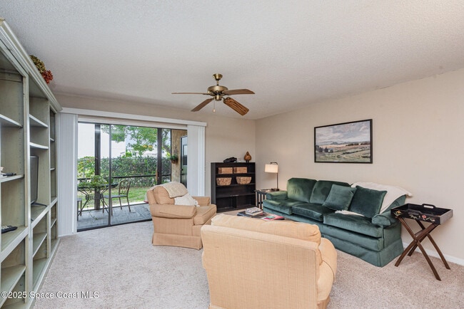 Building Photo - 307 La Paloma Ln