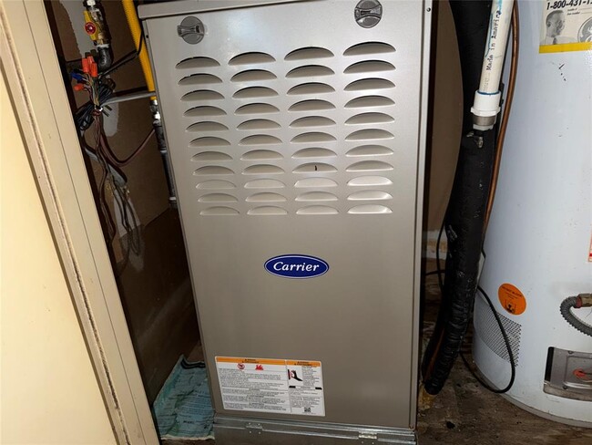 Building Photo - 1321 Piney Creek Ln