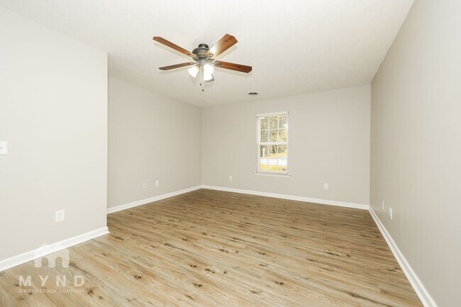 Building Photo - 2047 Gardendale Dr