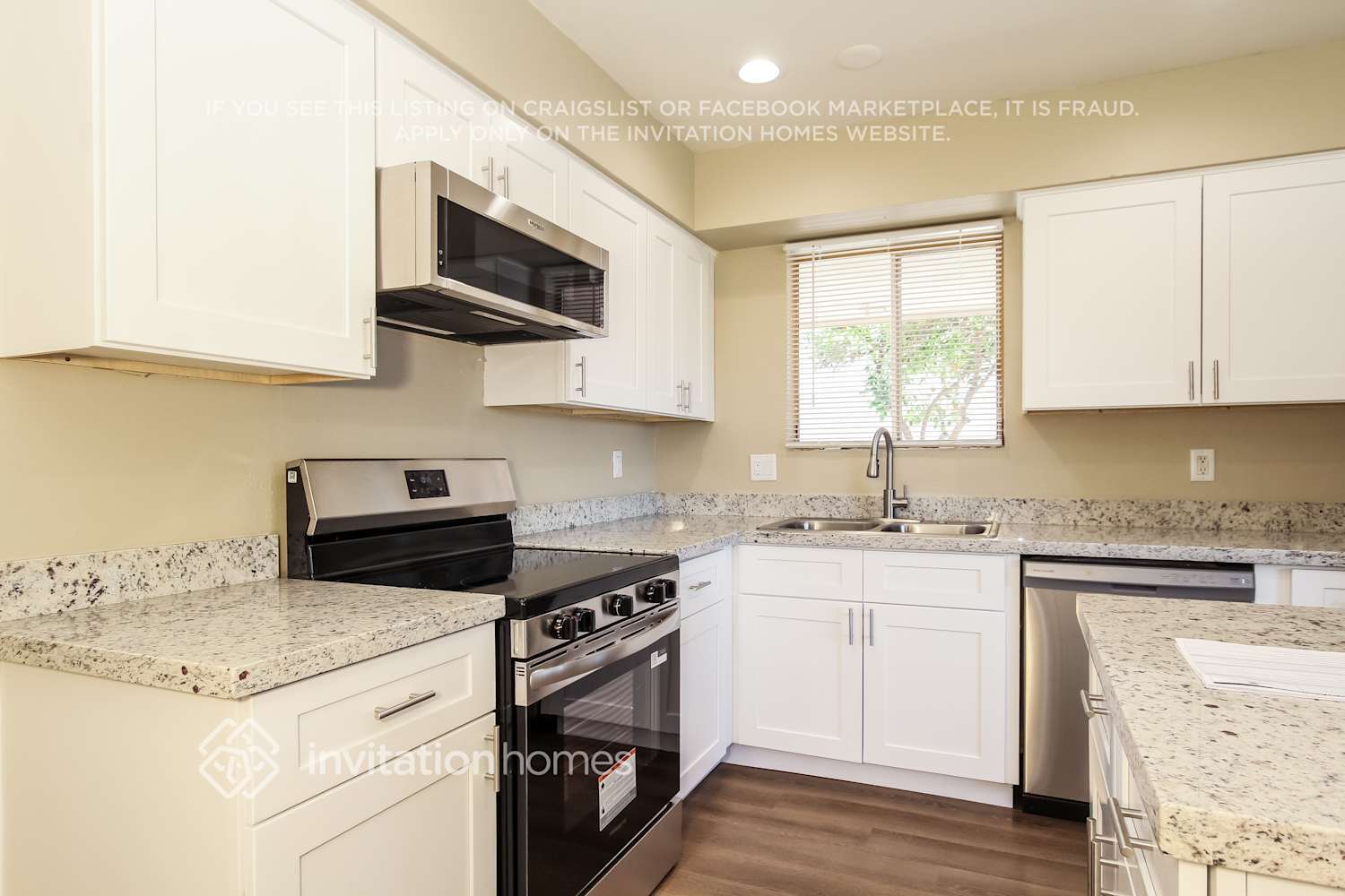 Building Photo - 8422 N 42nd Dr