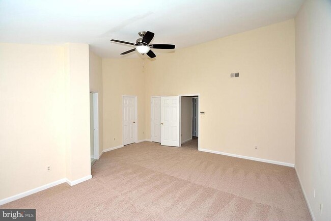 Building Photo - 9425 Van Arsdale Dr