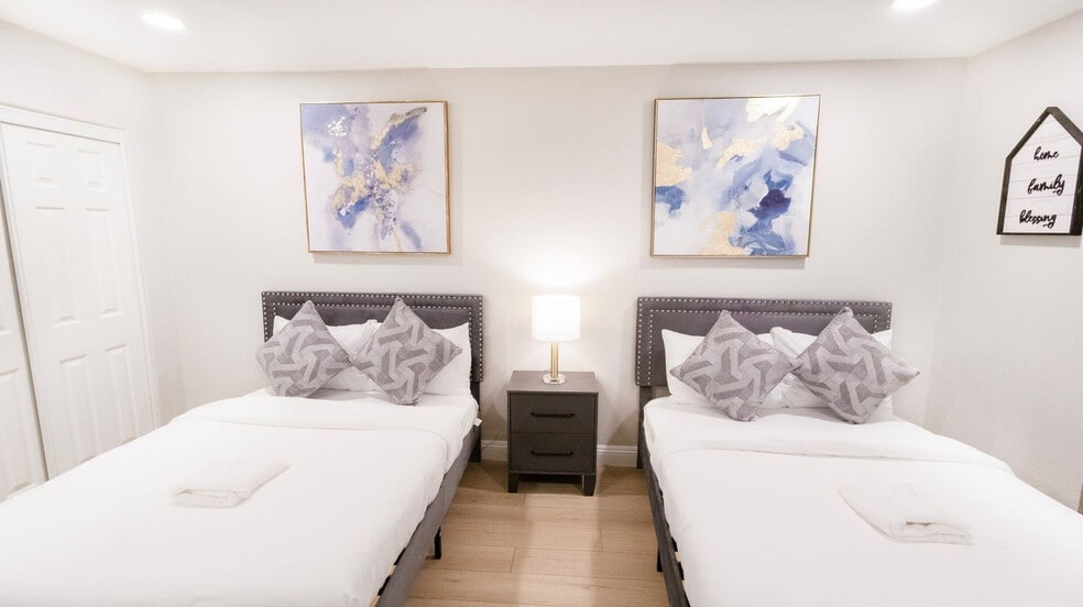 Building Photo - 8356 Adams St