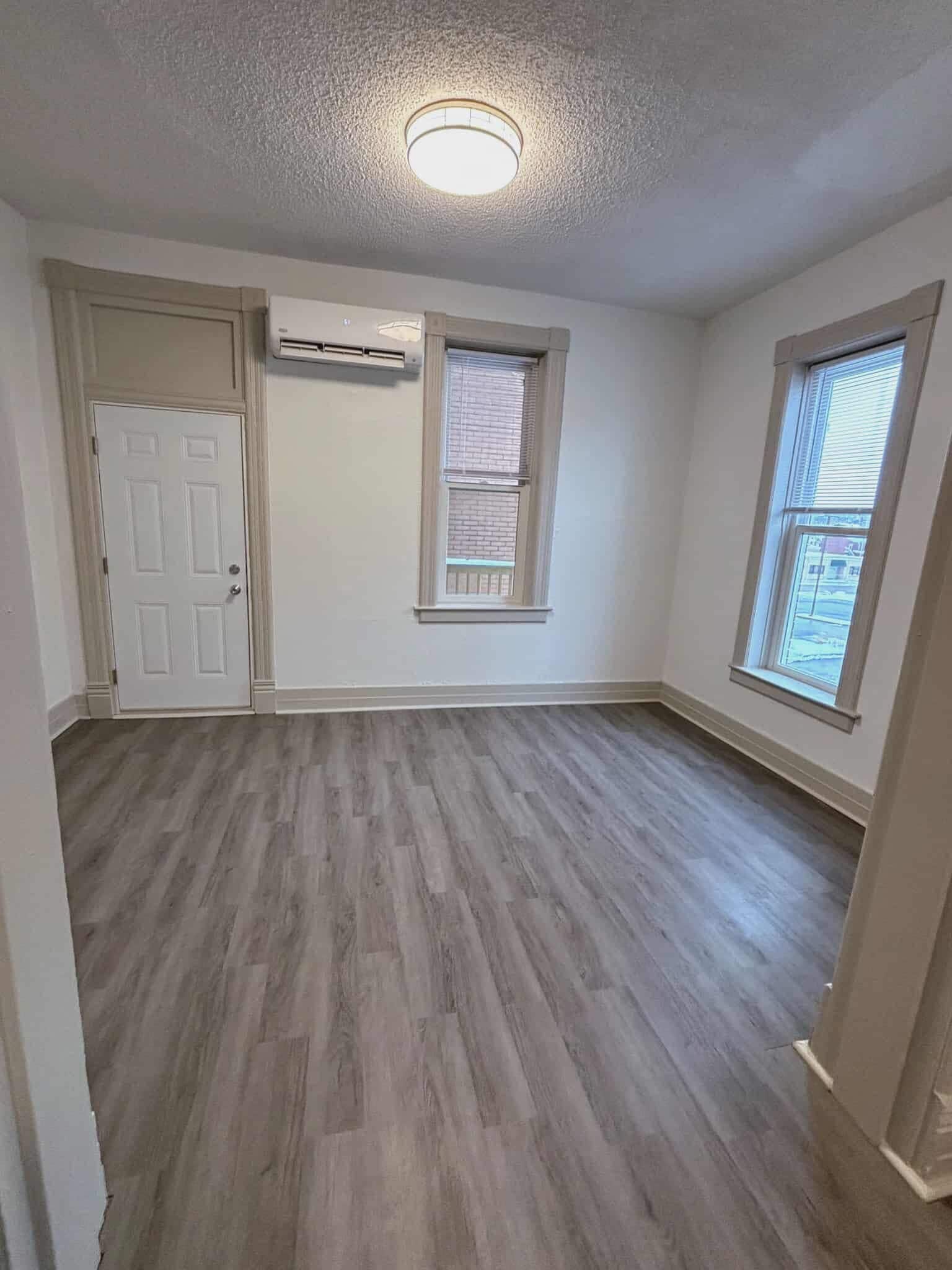 Building Photo - 1400 Central Ave