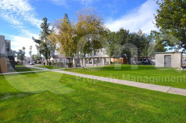 Building Photo - 6052 W Golden Ln
