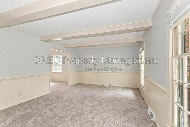 Building Photo - 321 Shaftesbury Ln