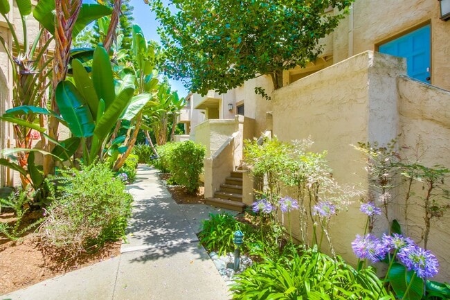 Primary Photo - Spacious La Jolla Townhome in Desirable Wo...