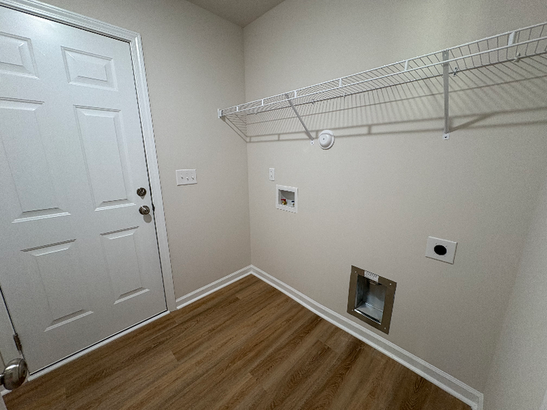 Building Photo - 32 Oakfield Trce Dr