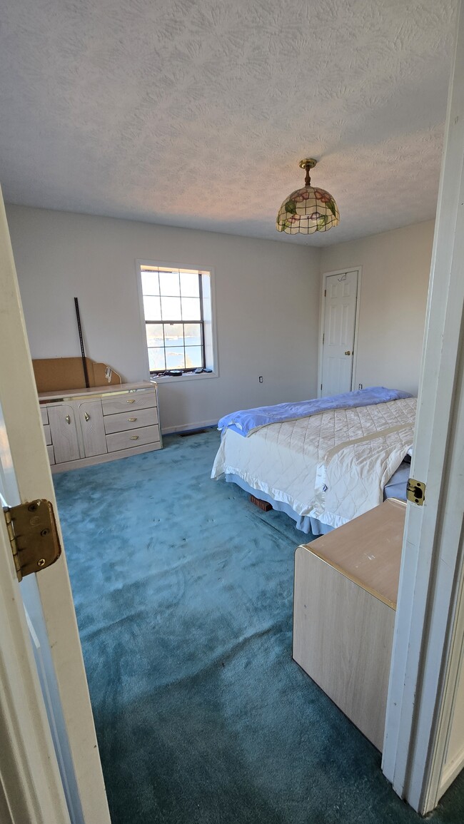 Main Bedroom - 3311 Whidby Rd