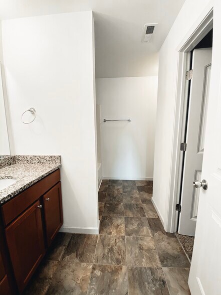 Building Photo - 322 Flat Cove Rd