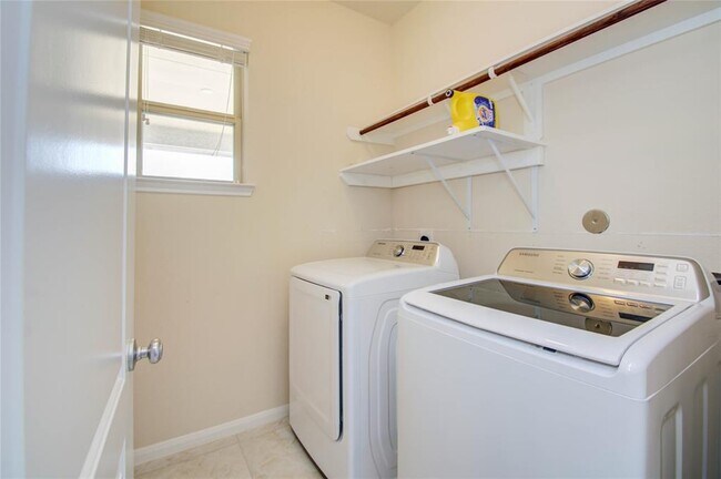 Building Photo - 24019 Via Viale Dr