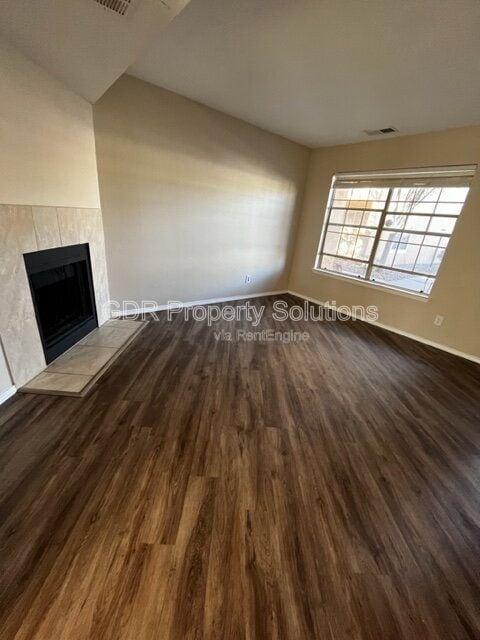 Building Photo - 706 Fruit Ave NW