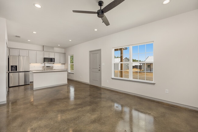 Building Photo - 10407 County Rd 2180