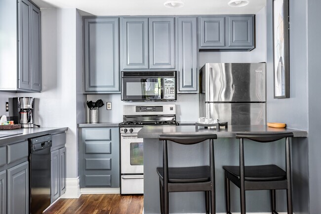 Building Photo - 1629 13th Ave