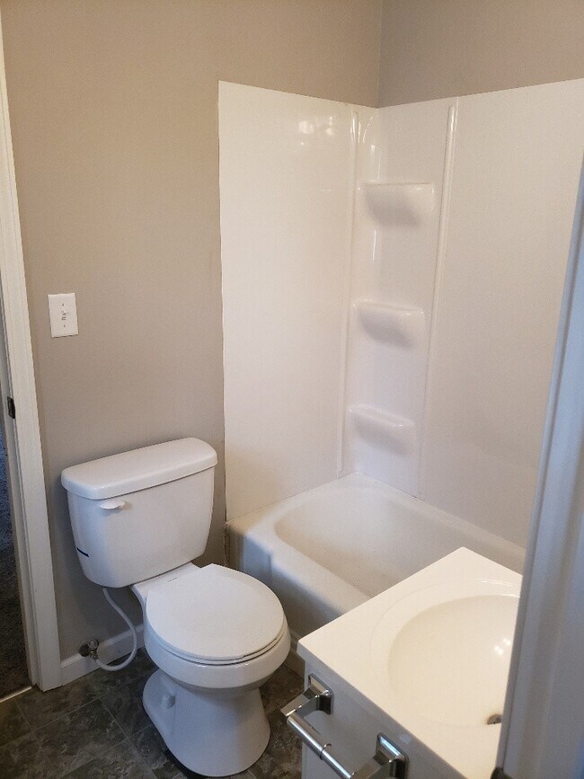 Building Photo - N 3rd Duplex