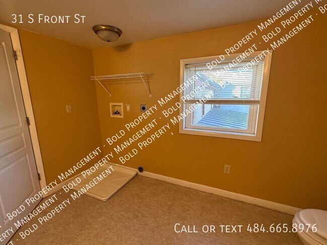 Building Photo - 31 S Front St