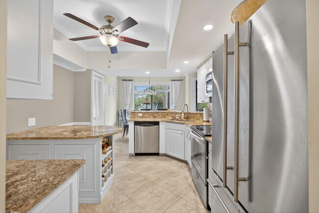 Building Photo - 405 Sea Oats Dr