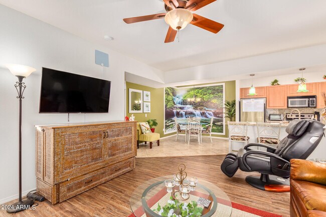 Building Photo - 10136 E Southern Ave