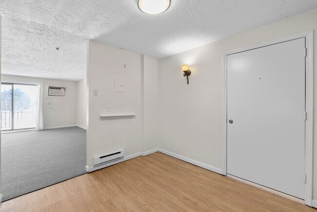 Building Photo - 276 Codman Hill Rd