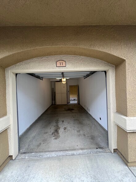 Building Photo - 1900 Danbrook Dr. #823