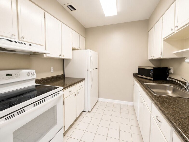 Building Photo - 4325 Aegean Dr