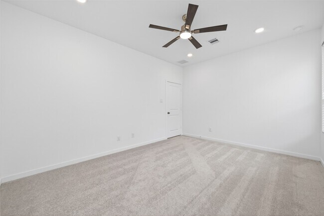 Building Photo - 13071 Pne Trace St