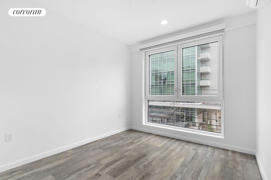 Primary Photo - 39-04 29th St