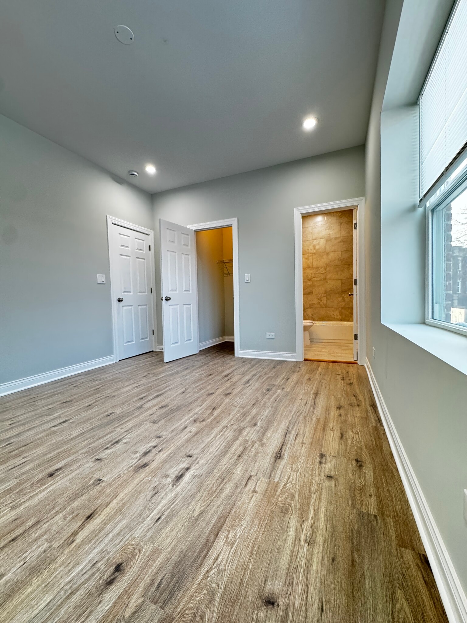 Building Photo - 6807 S Paulina St