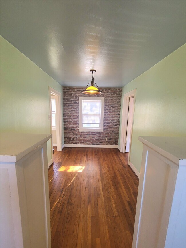 Building Photo - 1827 Fourcade St