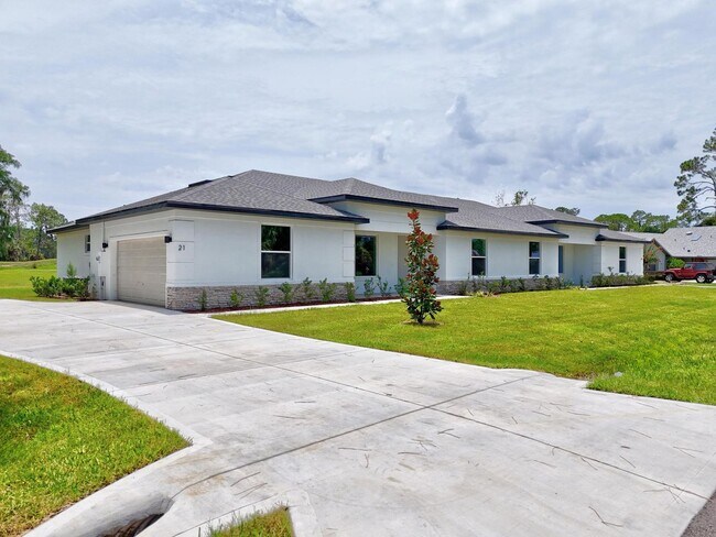 Building Photo - Brand New Townhome Overlooking the 15th Fairway