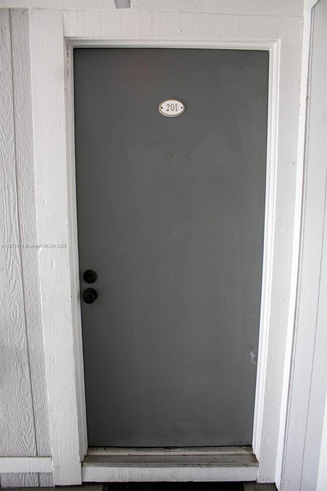 Building Photo - 9731 Hammocks Blvd