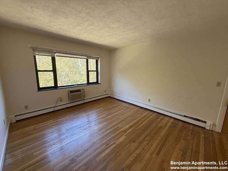 Building Photo - 276 Grove St