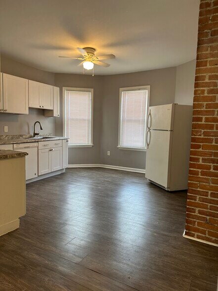 Building Photo - 48 Maytide St