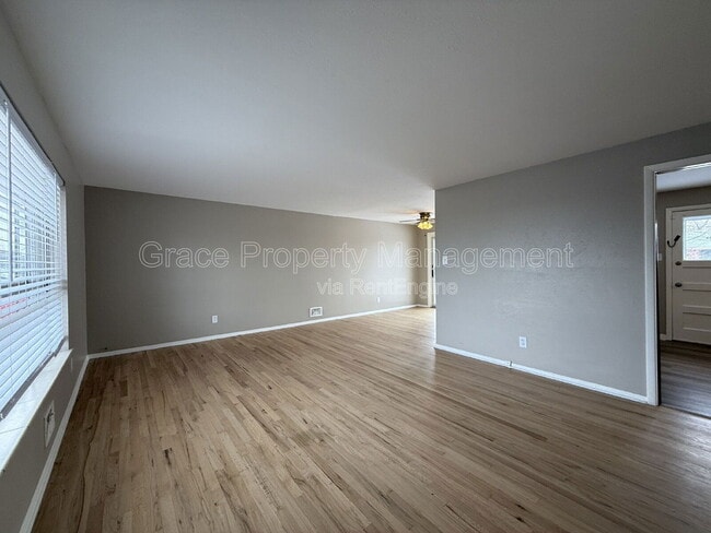 Building Photo - 3055 Carson St