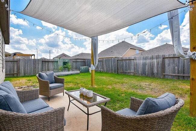 Building Photo - 5011 Lord Crest Ln