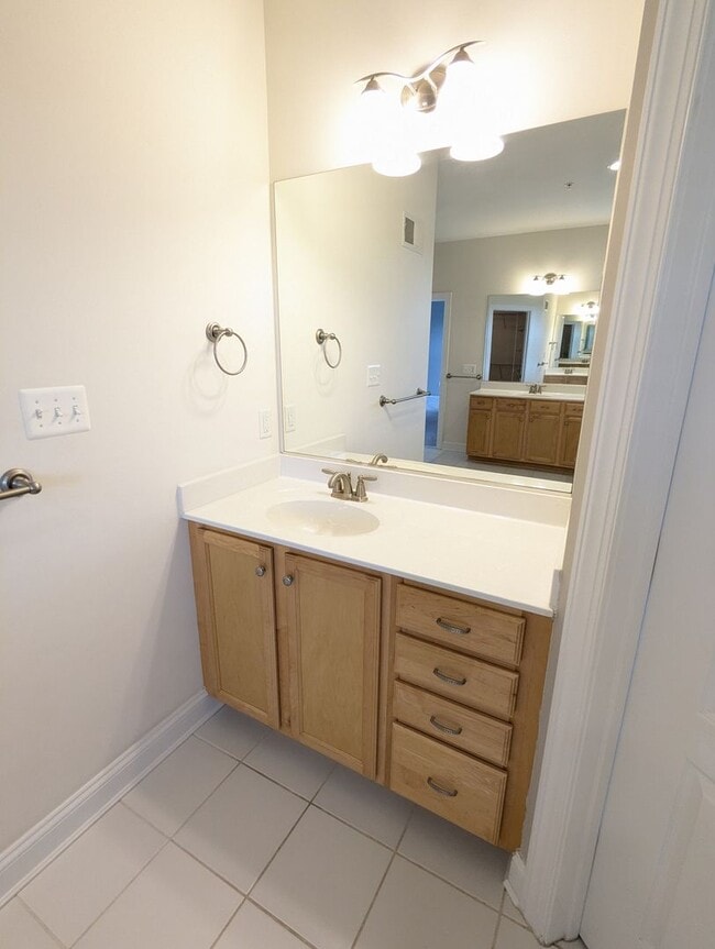 Building Photo - STUNNING Single Family Home in Brunswick C...