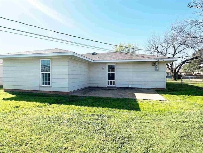 Building Photo - 3016 Stearns Ave