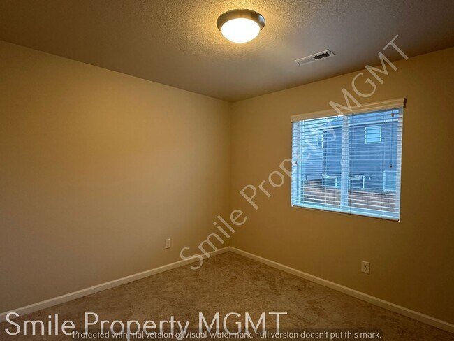 Building Photo - single house