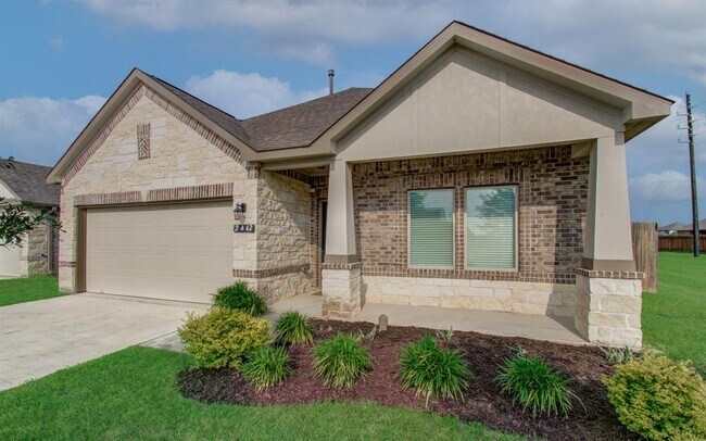 Building Photo - 2442 Wembley Way