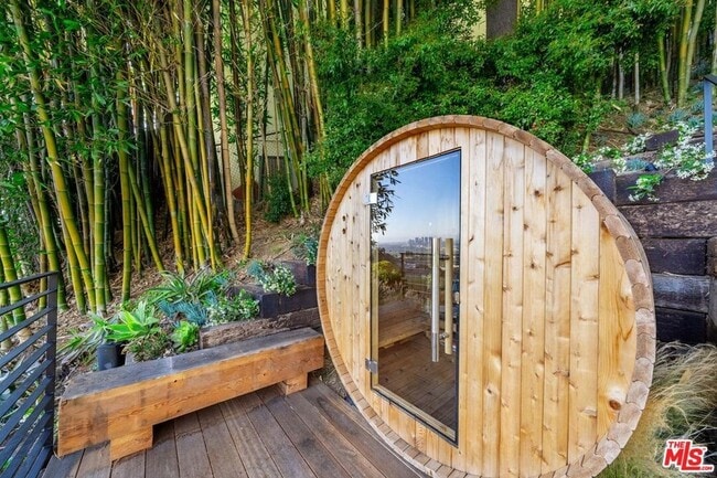 Building Photo - 8800 Hollywood Blvd