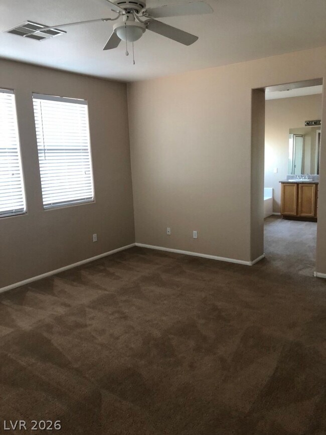 Building Photo - 706 Aloe Yucca Ave