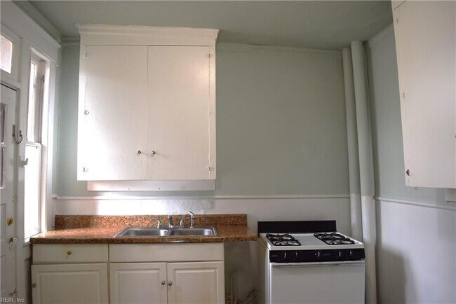 Building Photo - 332 Mt Vernon Ave