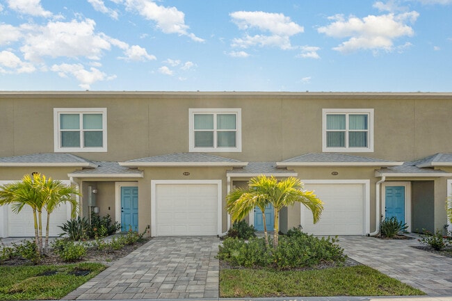 Building Photo - 900 Paddleboard Ct