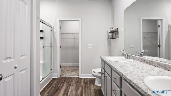 Building Photo - 403 Edgebrook Dr