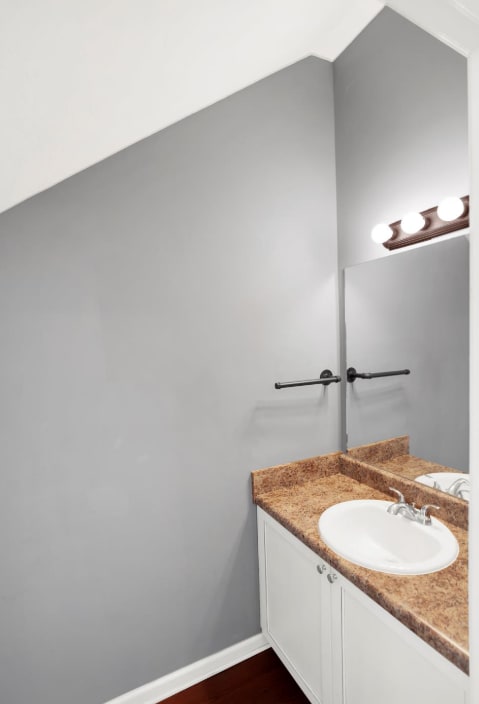 Building Photo - 7221 Quail Hollow Dr
