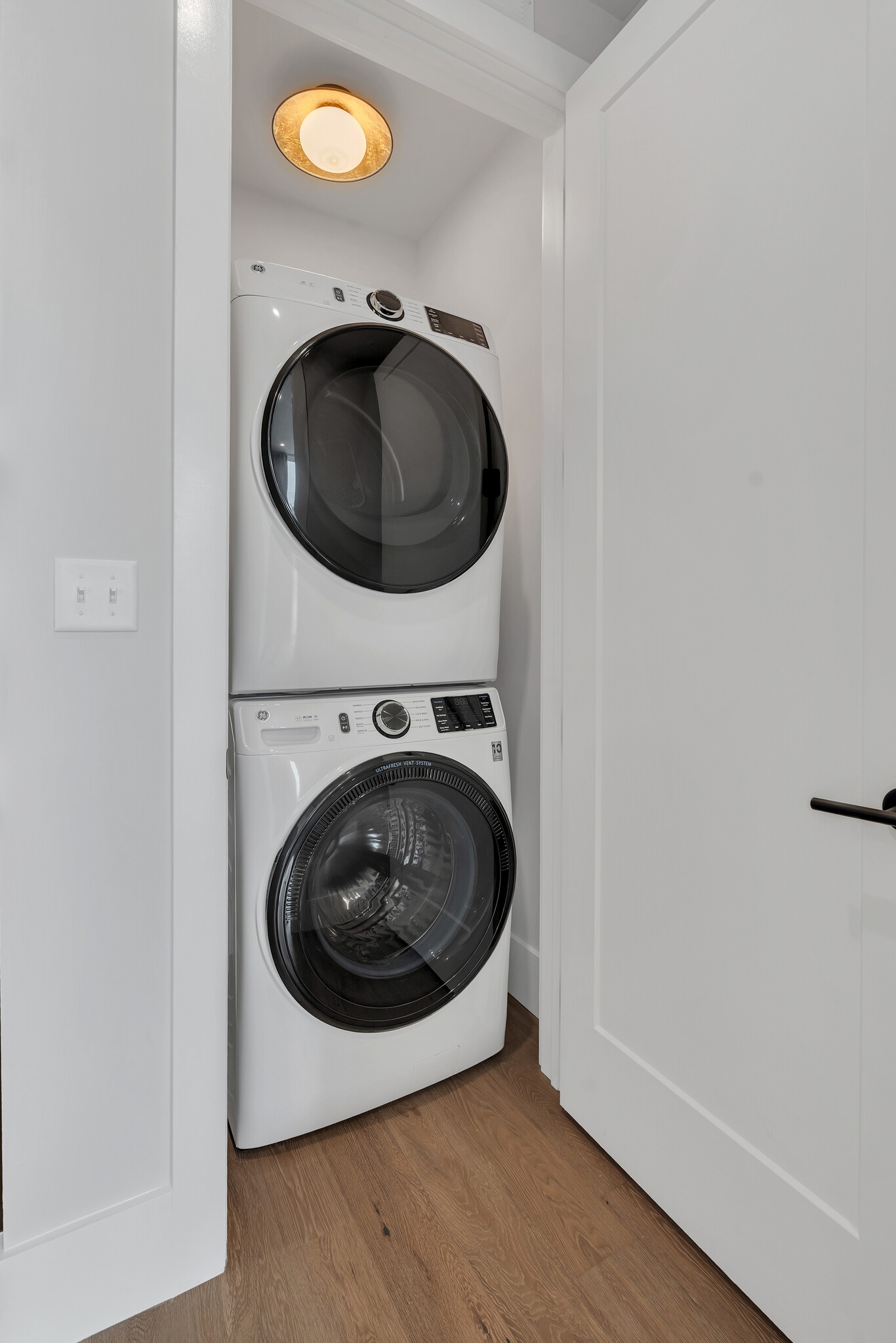 Building Photo - 321 31st Ave N