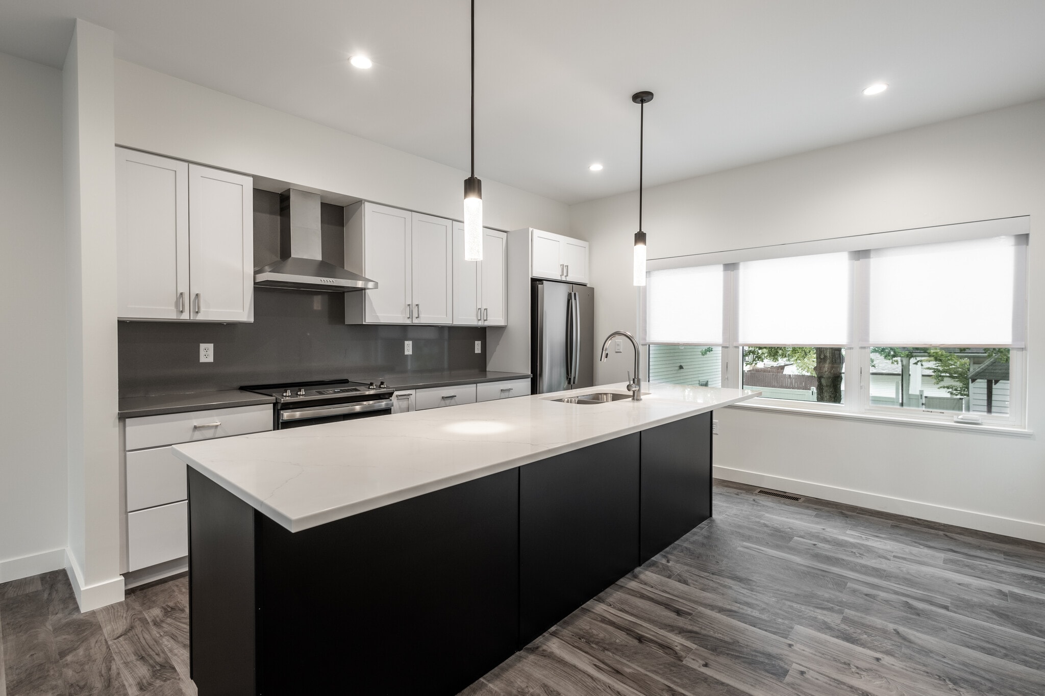 Building Photo - 814 7th St