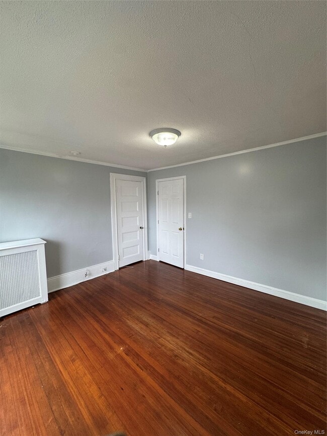 Building Photo - 210 Elm St