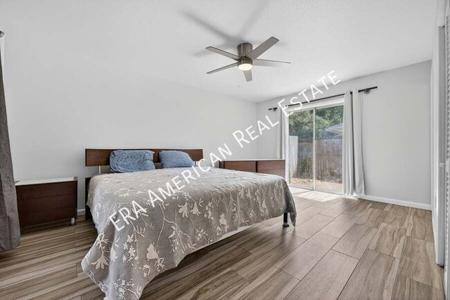 Building Photo - 614 Merioneth Dr NE